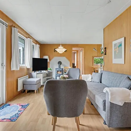 Сasa de vacaciones Karelia - 900m From The Sea By Interhome Bøtø By