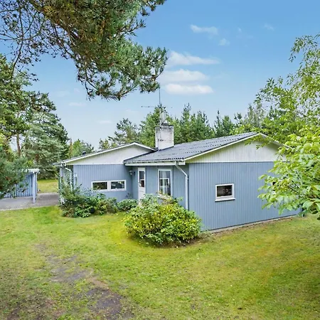 Karelia - 900m From The Sea By Interhome *